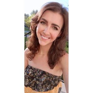 Meet your Posher, Emily